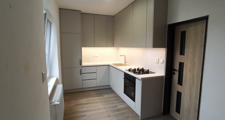 Moderní kuchyňská linka na míru